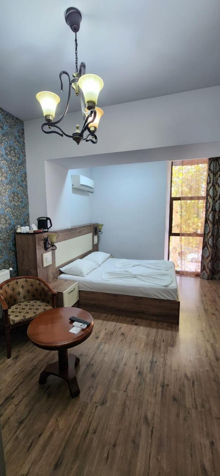 Hotel Premium Armenia 예레반 외부 사진