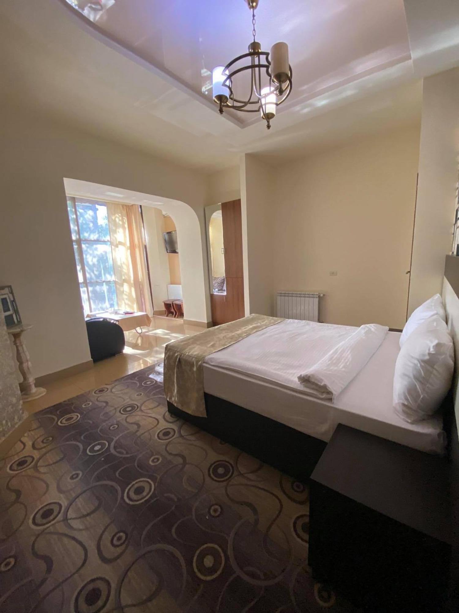 Hotel Premium Armenia 예레반 외부 사진